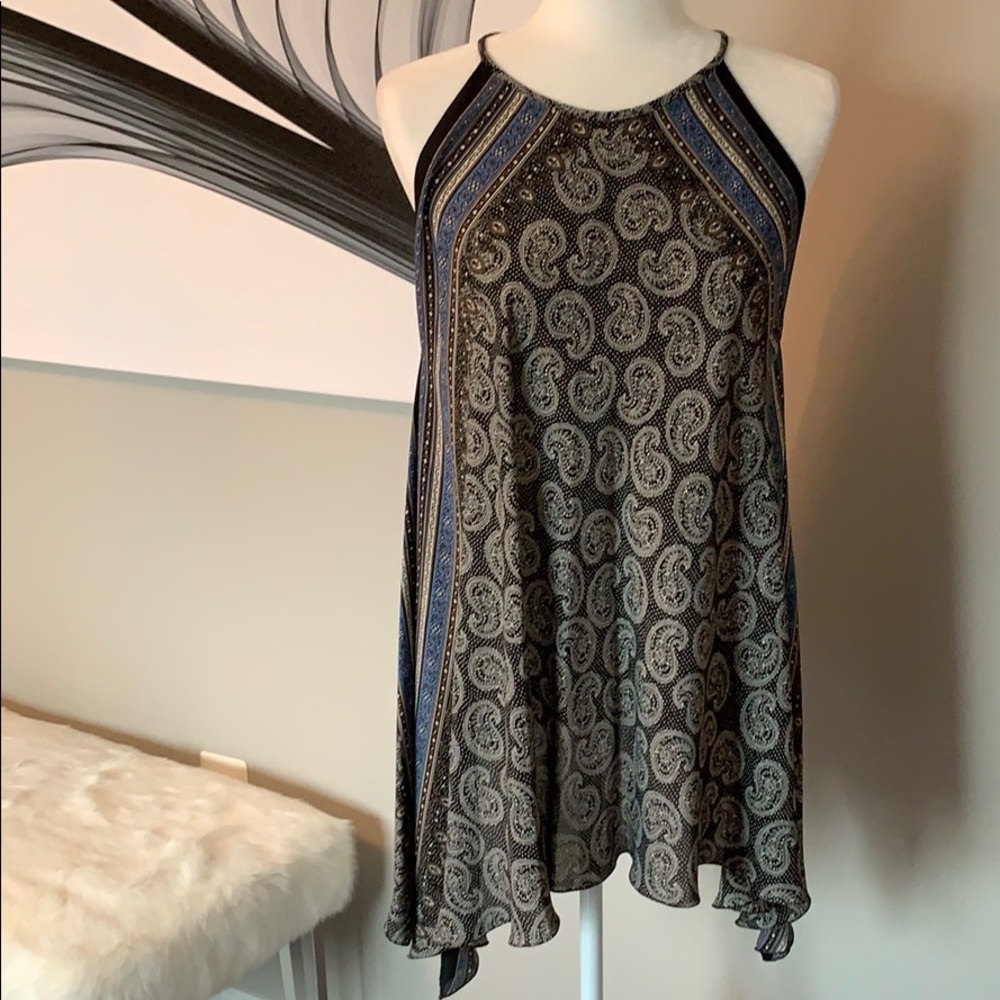 Max Studio sleeveless trapeze handkerchief hem top - Picture 2 of 5